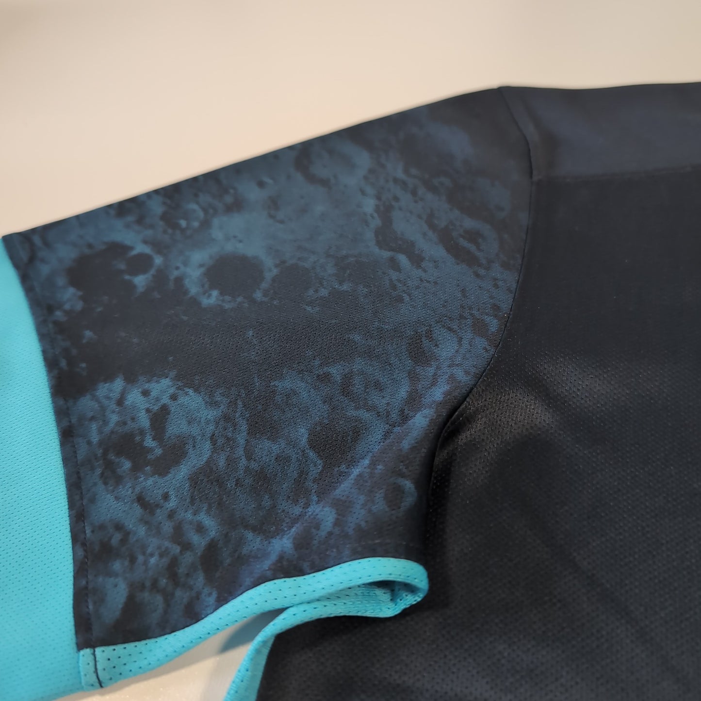 Manchester City 2015/2016 - Away Kit